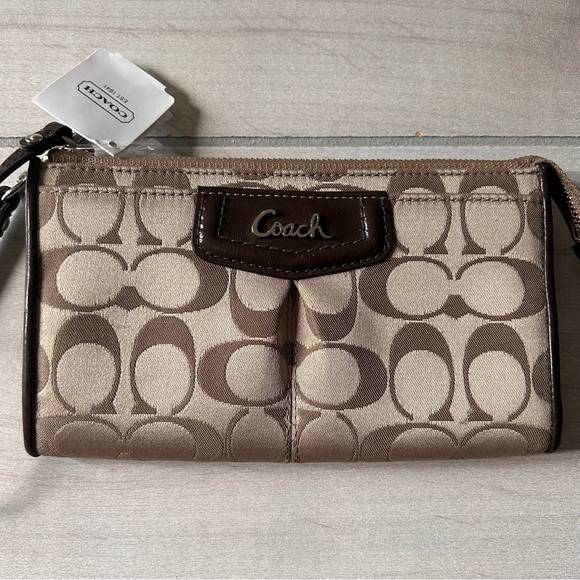 NWT 100% Authentic Coach Ashley Signature Satin Zippy Clutch Wallet - Picture 2 of 6